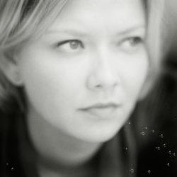 Alina Ibragimova, violin