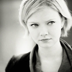 Alina Ibragimova, violin