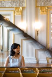 Mari Kodama, piano
