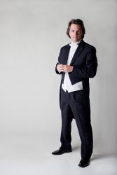 Daniel Meyer, conductor